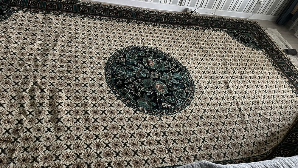 продам ковер 2х4