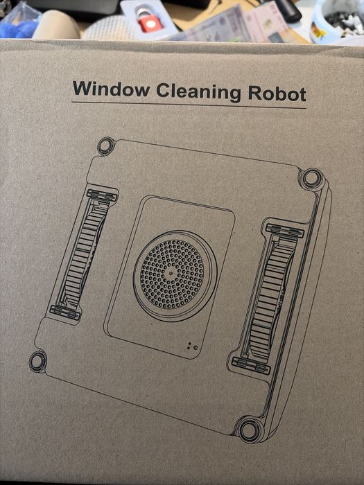 Robot spalat geamuri