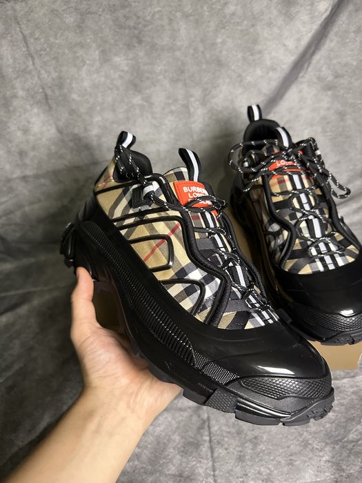 Обувки Burberry Arthur