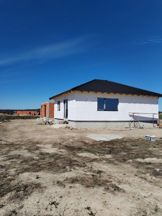 Casă cu geamuri și polistiren Oșorhei - Oportunitate unică de investiț