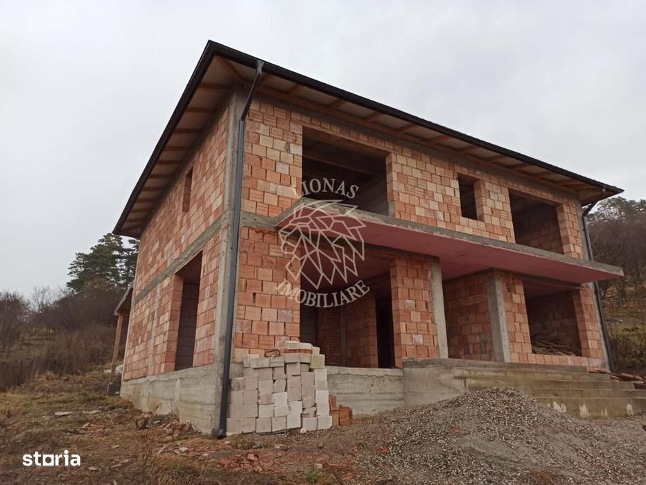 Casa la rosu 212 mp-terasa 25 mp-balcon 11 mp-teren 1034 mp-Teaca