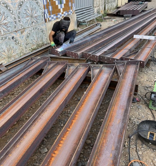 Vând ferme metalice cu deschidere de 8m din profil ipe 160