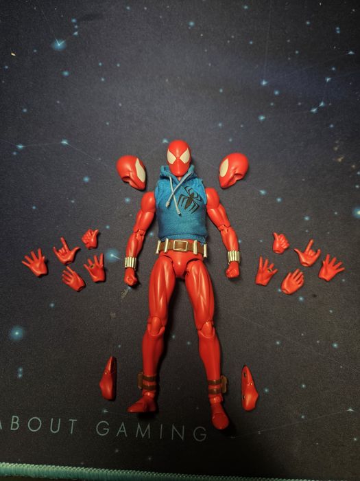 Figurina de calitate mafex spiderman