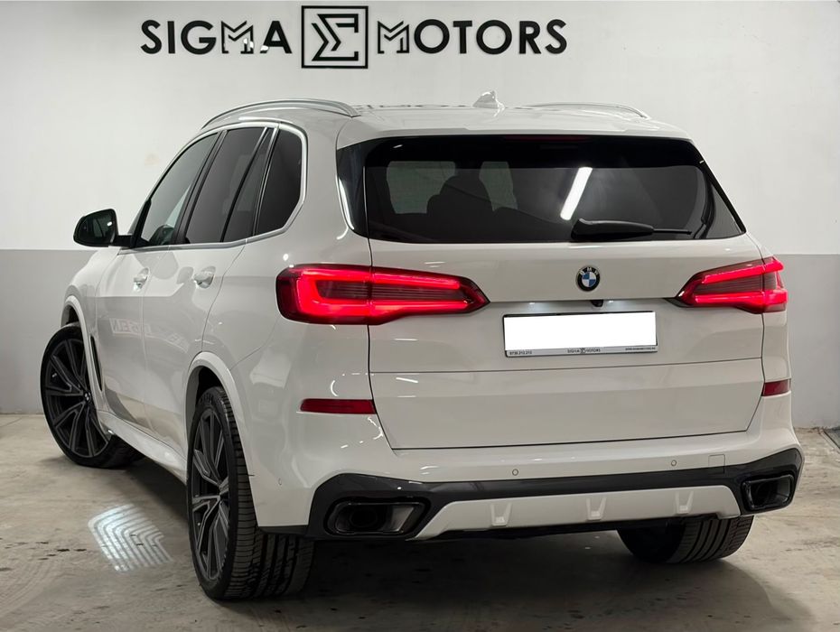 BMW X5 xDrive40i GARANTIE 2 ANI / M Pachet / LED / Perne / Distronic / KeyLes
