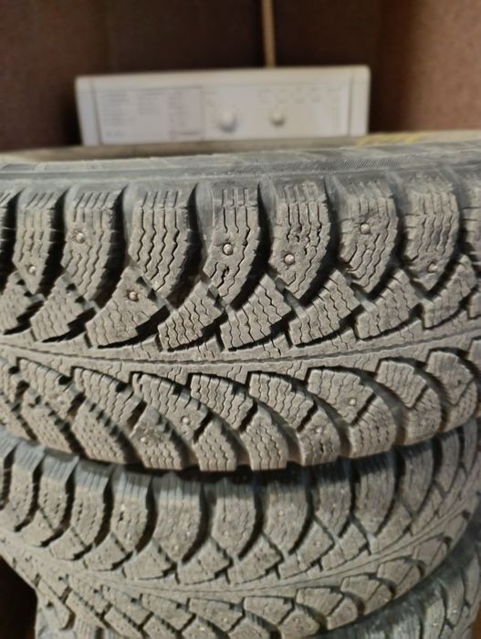 Шины зимние шипованая  185/65R15