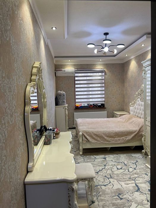 Uoy sotiladi 2x 2-etaj Qoraqamish 2/1 Alo toyhona yonda.