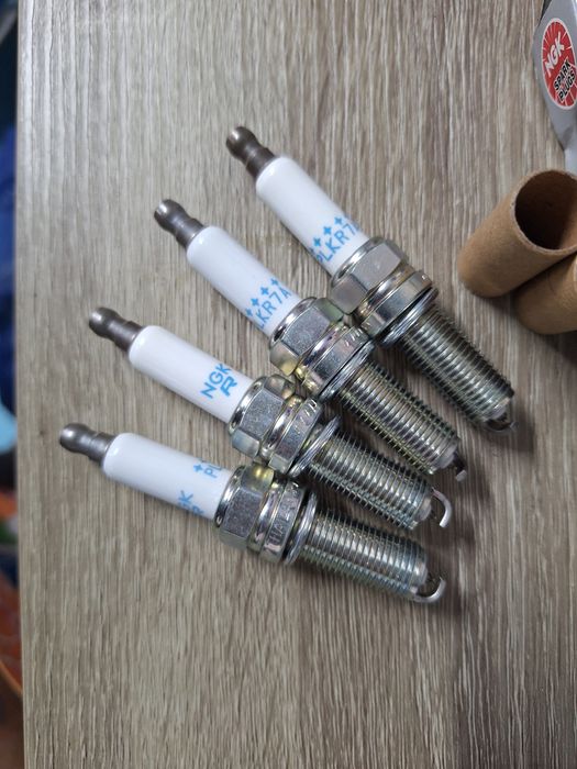 Set 4 Buc Bujie Ngk Laser Iridium
