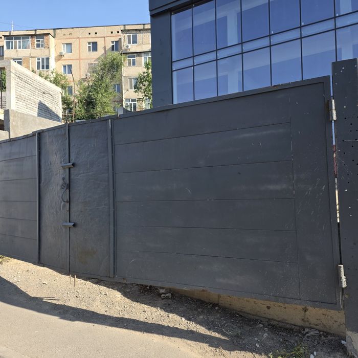 Продается 2 ВОРОТА Срочно  мкр.Север