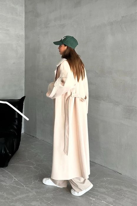 Палто чисто ново- бяло/ бежово