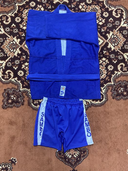 Продам куртку самбовку!!! 7000тг торг