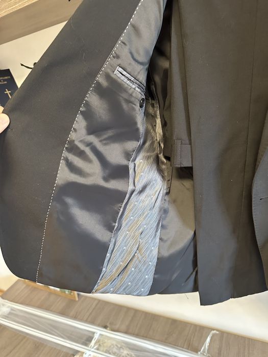 Vând costum bărbați