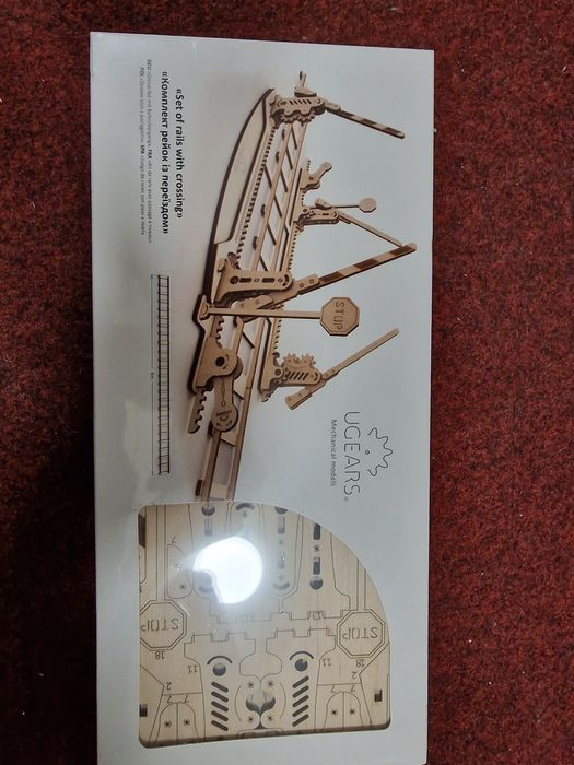 Vand locomotiva vagon si gara ugears lemn