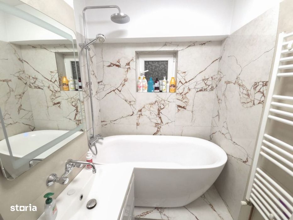 Apartament 3 camere, decomandat, 76 mp, zona Calea Bucuresti - Piata C