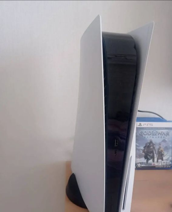 Продаю PS5 FAT версия