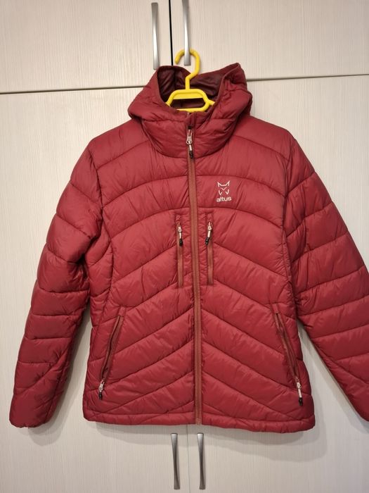 Vând geacă originală Altus