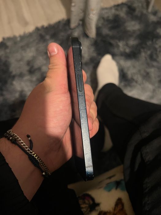 Vand/schimb iphone 14 simplu