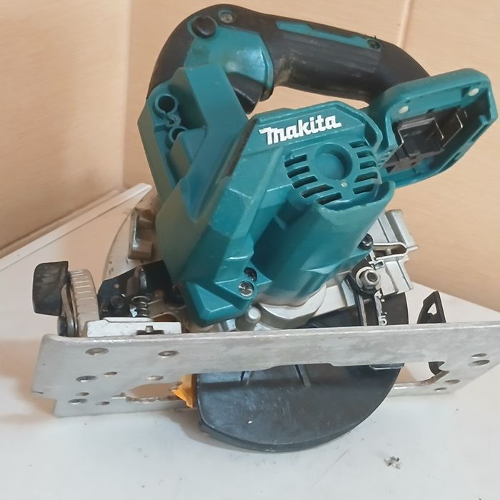 Corp circular makita acumulator
