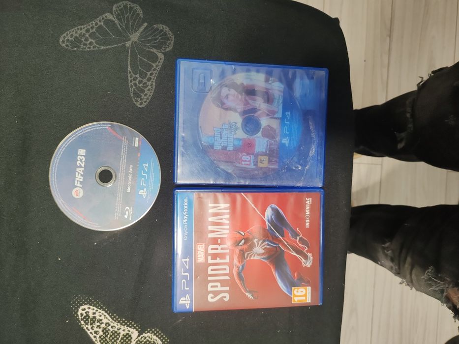 Vând/schimb jocuri PS4