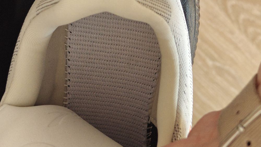 Кроссовки Brooks Ghost 17