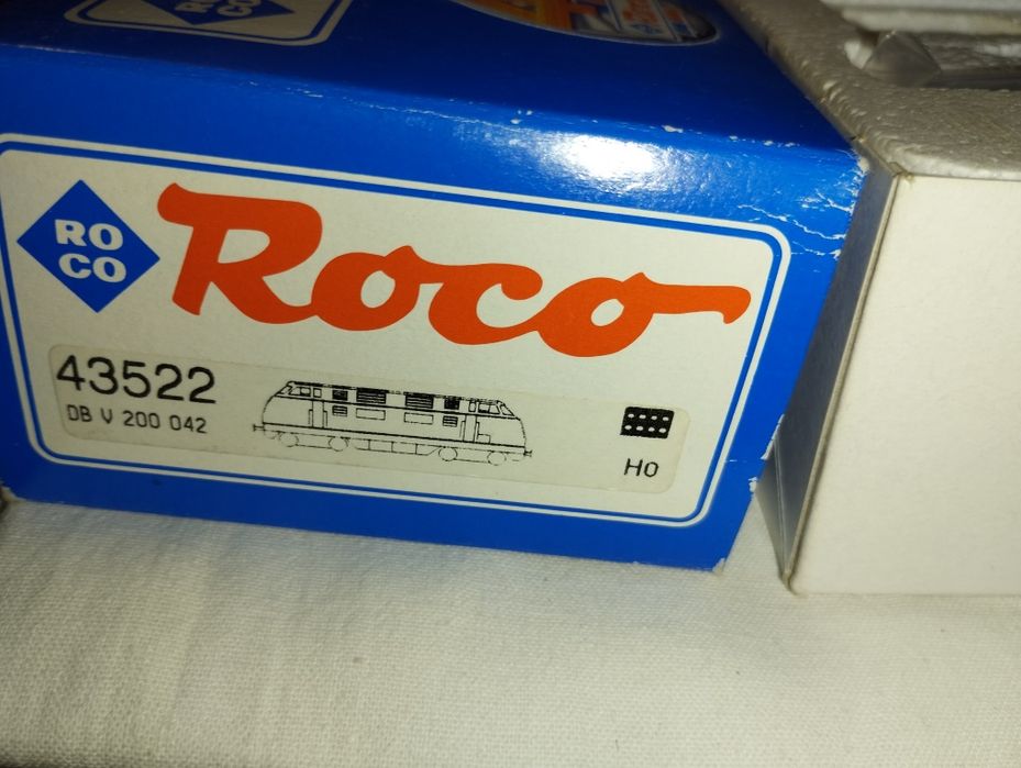 Дизелов локомотив Roco V200 HO 1/87