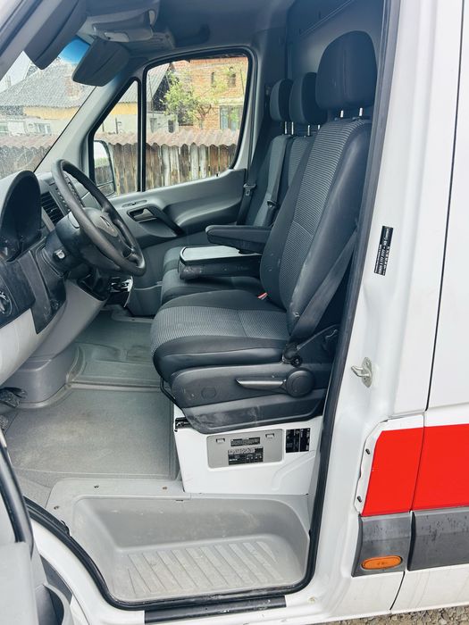 Mercedes Sprinter 216 / Varianta Mediu