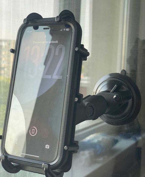 Suport RAM MOUNTS pentru telefon mobil pe parbriz