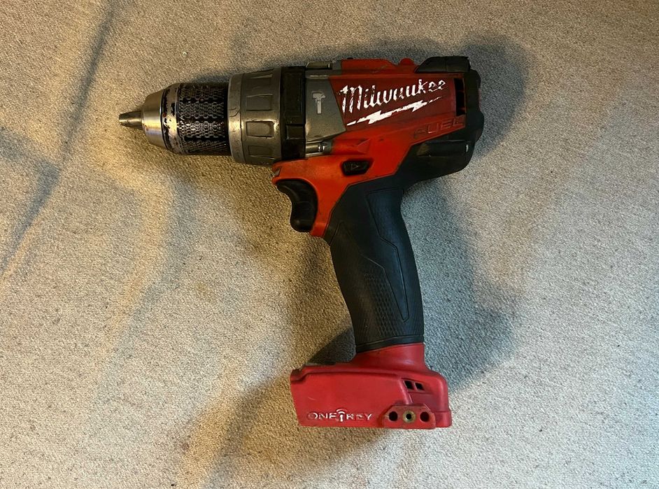 Masina de gaurit insurubat Milwaukee M18 ONEPD Fuel doar corp