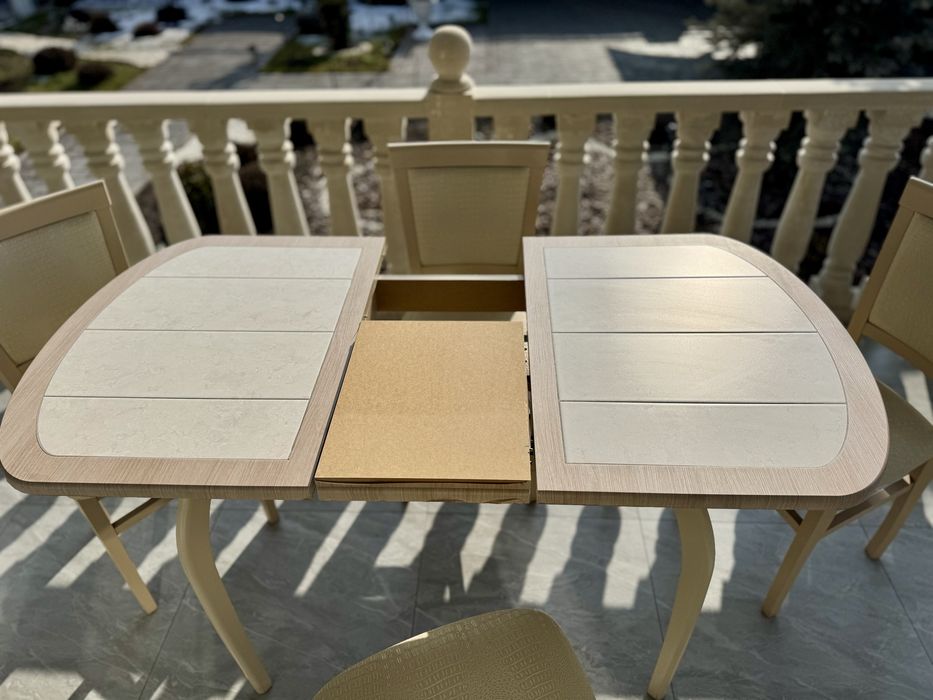 Продам столовый стол