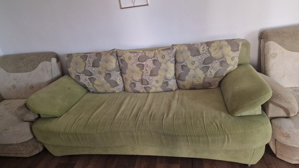 Vând canapea Euromobila