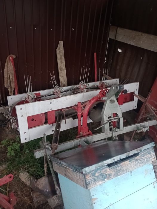 Vând grebla după tractor