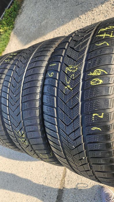 SET 4 Anvelope Iarna 275/40 R21 + 315/35 R21 Pirelli Scorpion Winter BMW X5 / X6 Original Runflat | Pret/buc