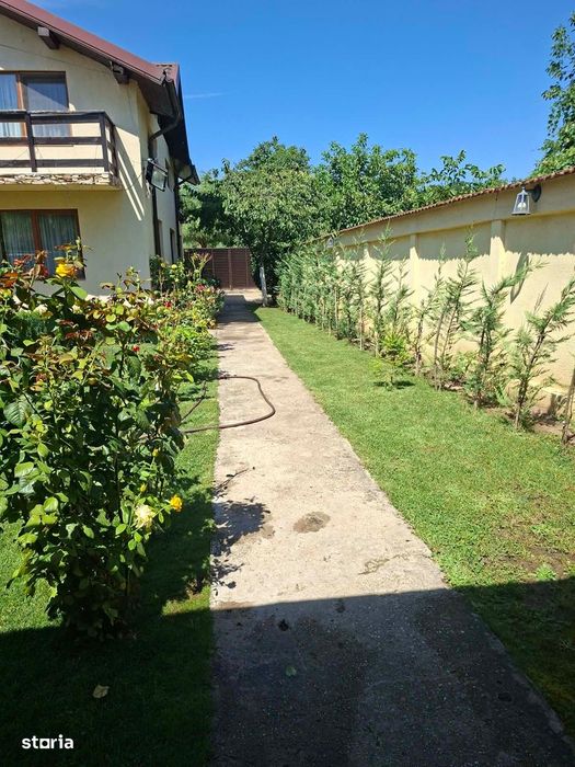 Casa De Vanzare-Carcea