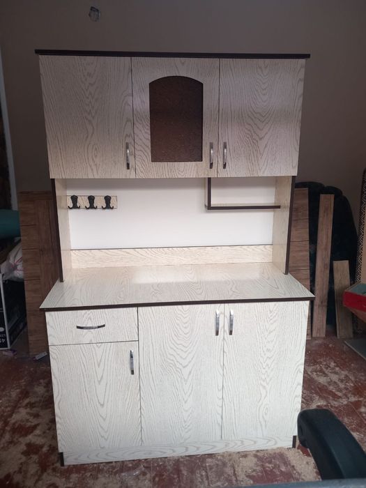 Ошхона мебели сотилади