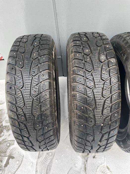 Зимняя резина шипованная б/у