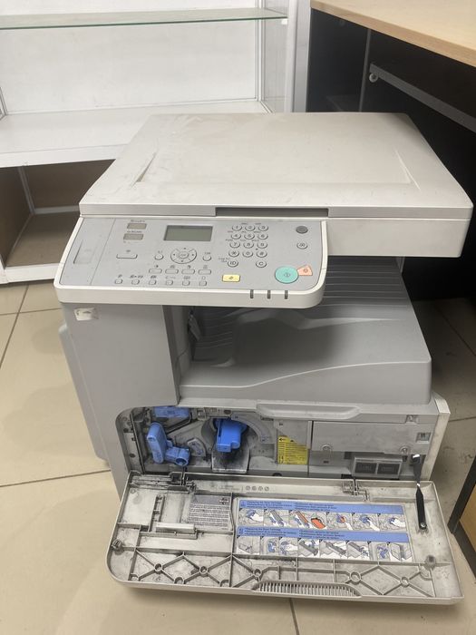 Принтр  продам  Canon маркалы