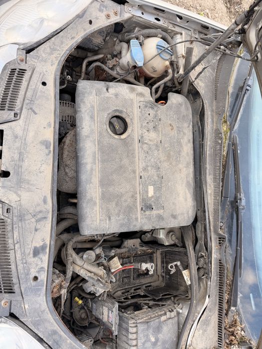 Dezmembrez dezmembrari piese accesori vw golf 5 1.4 benzina BCA 5+1 trepte gri LA7W  2 usi hatchback