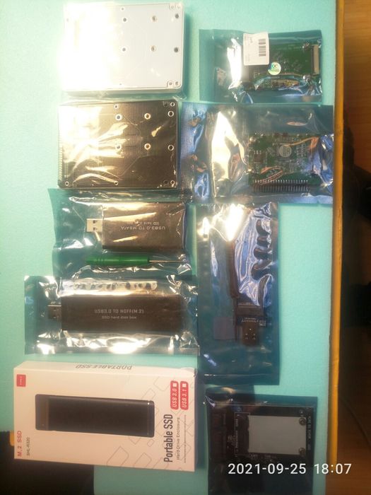 Продавам  нови адаптори кутии за SSD дискове