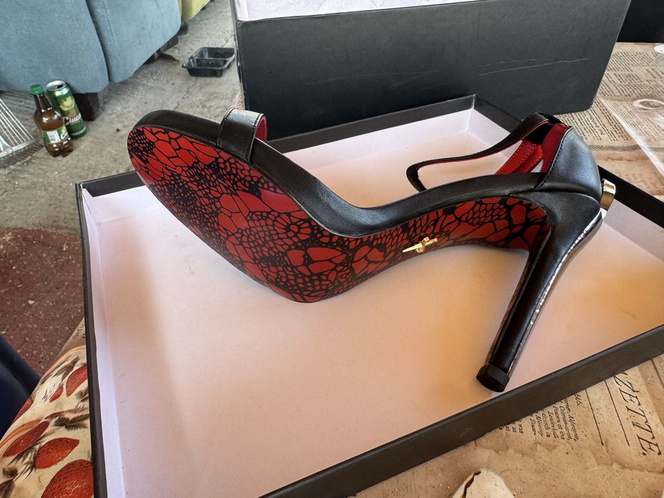 Sandale Cesare Paciotti piele neagra marimea 41