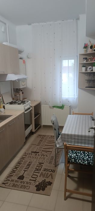 Garsoniera de închiriat.