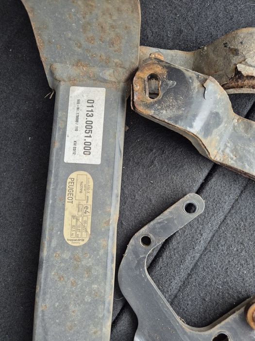 Тегличи : Audi,Peugeot 508Laguna;Toyota Avensis;Audi A6; Дъно багажник