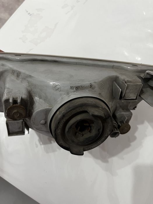 Фары от тайота спринтер