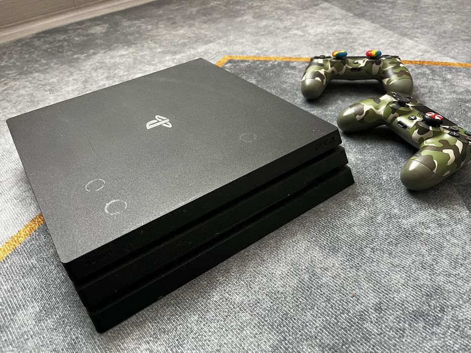 Продам PS4 pro 2 джостика