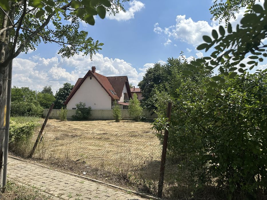 Teren de vanzare