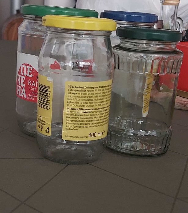 Буркани различна големина