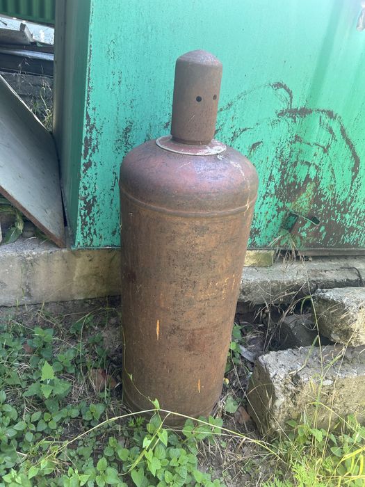 Газовый балоны бу 2 штуки.