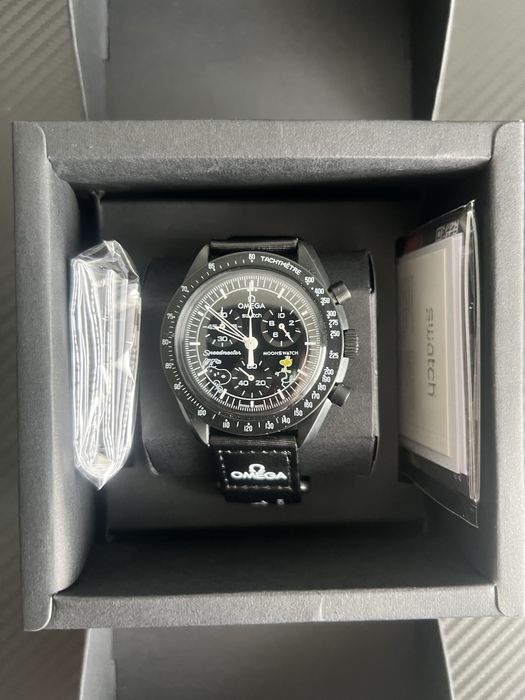 Omega X Swatch Mission to the moon Snoopy edition