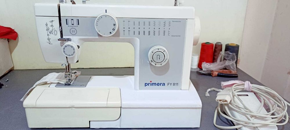 Masina de cusut Primera FY 811