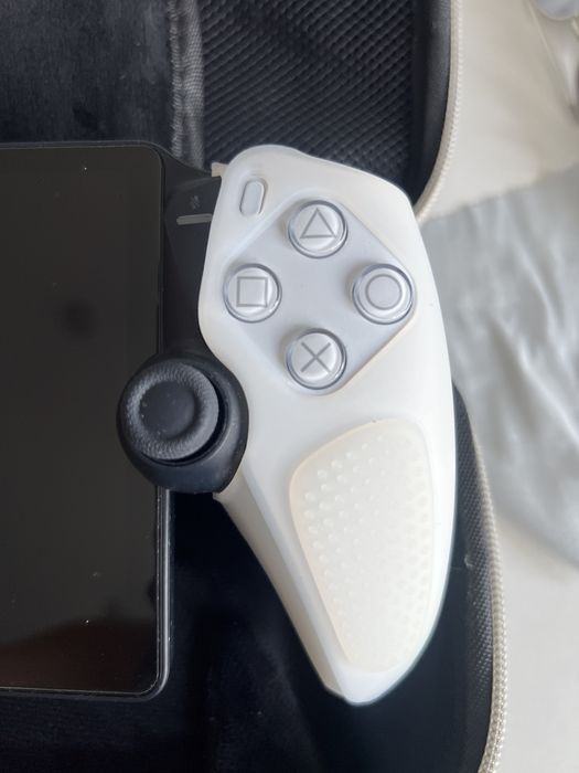 Playstation portal с чехлом и кейсом