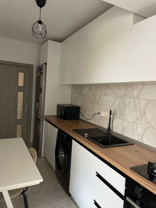 Închiriez apartament, strada Rezervelor