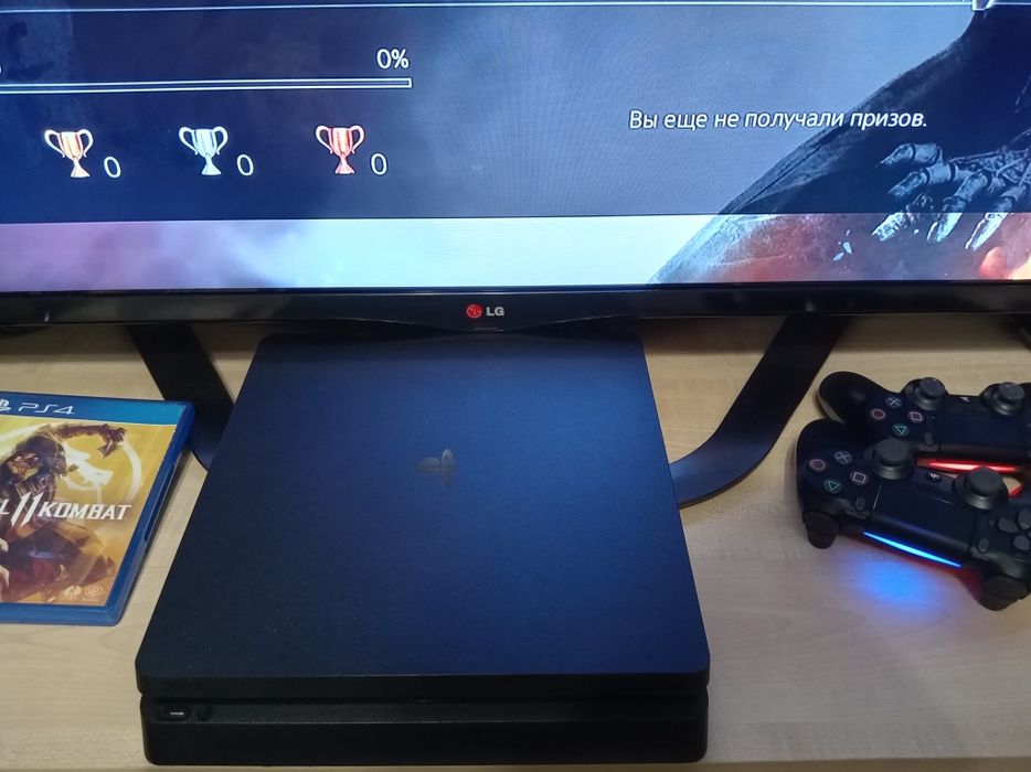 Продам Playstation 4 slim 1 tb